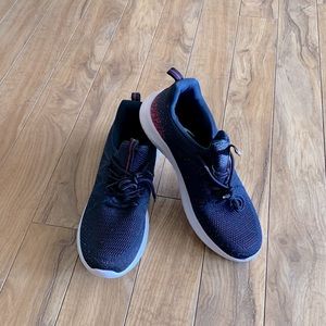 Brand new Gears sneakers size 9